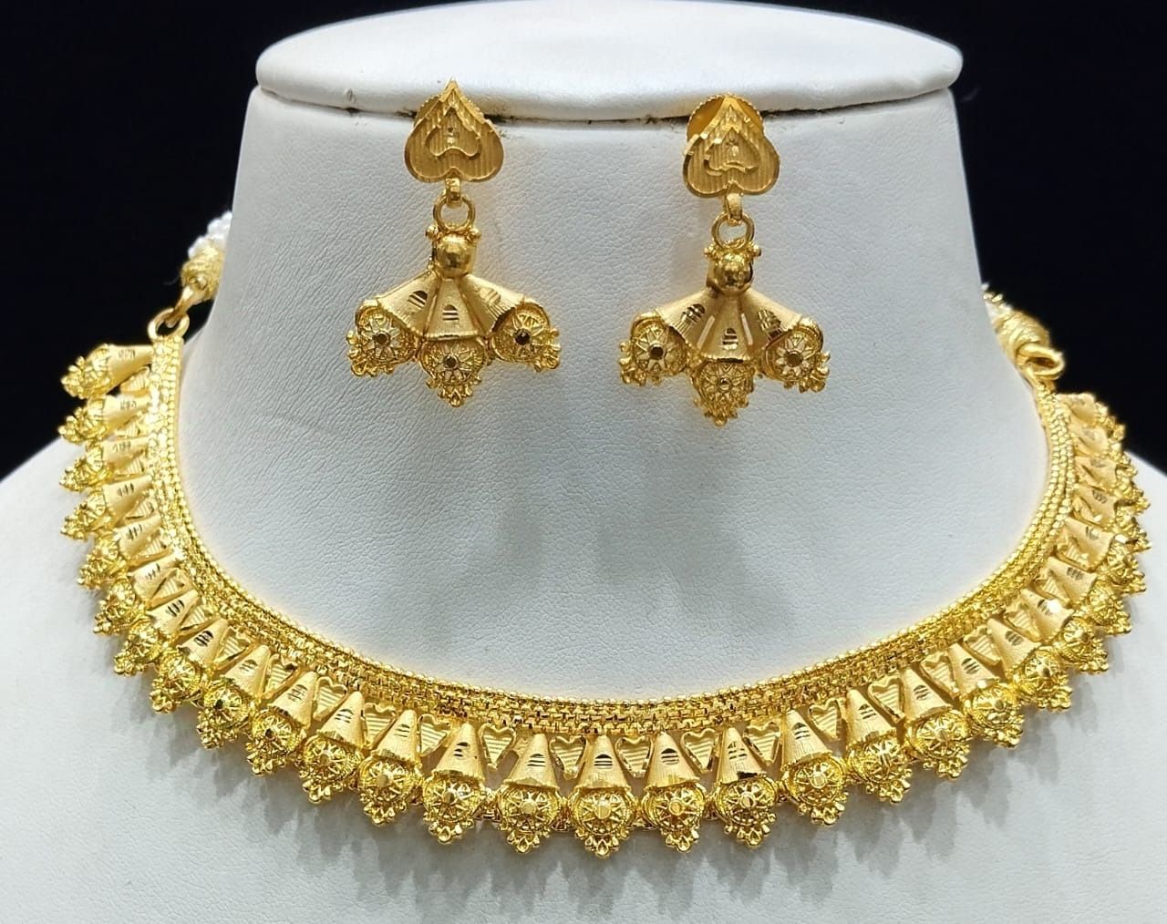 Gold Forming Jewellery Sets By Chokerset CSGF3559