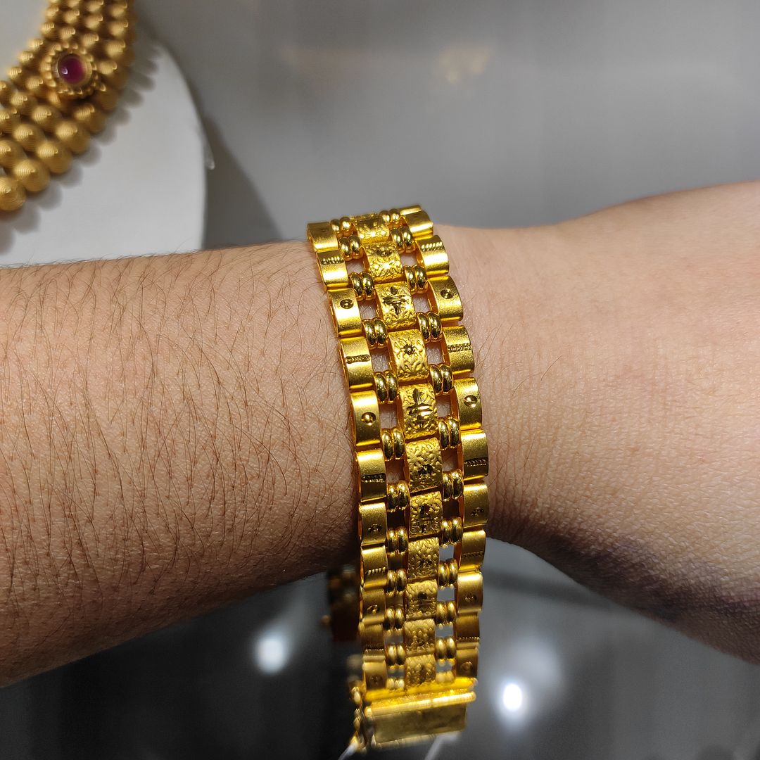 200 Milligram Gold Forming Bracelet By Chokerset WAB620