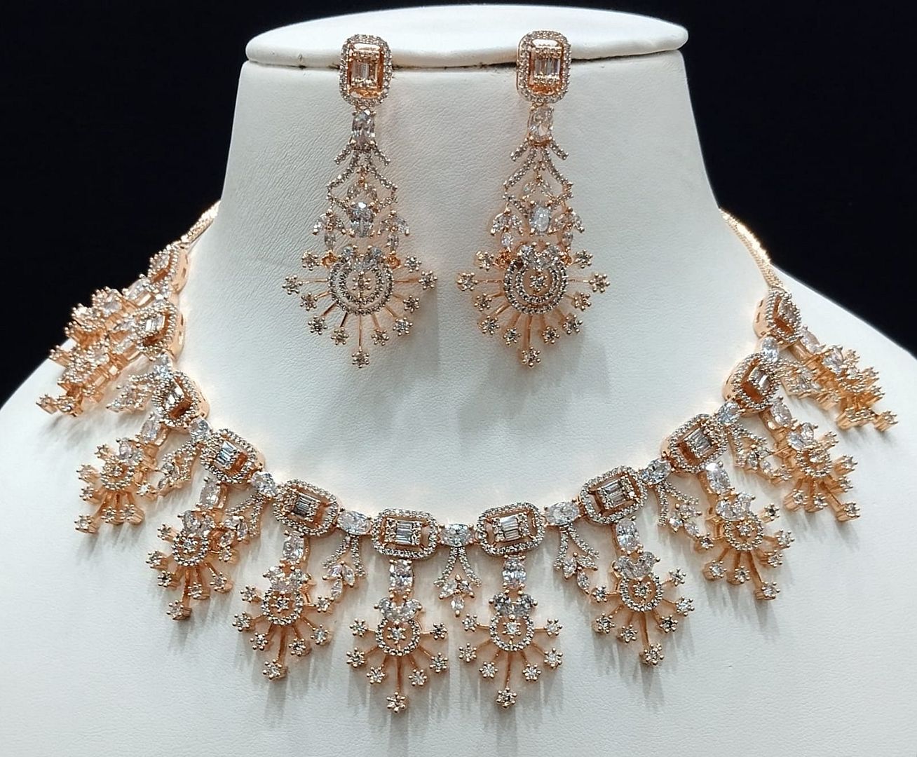 Zircon Necklace By Chokerset Colour Clear, Plating Rose Gold CSNA4439