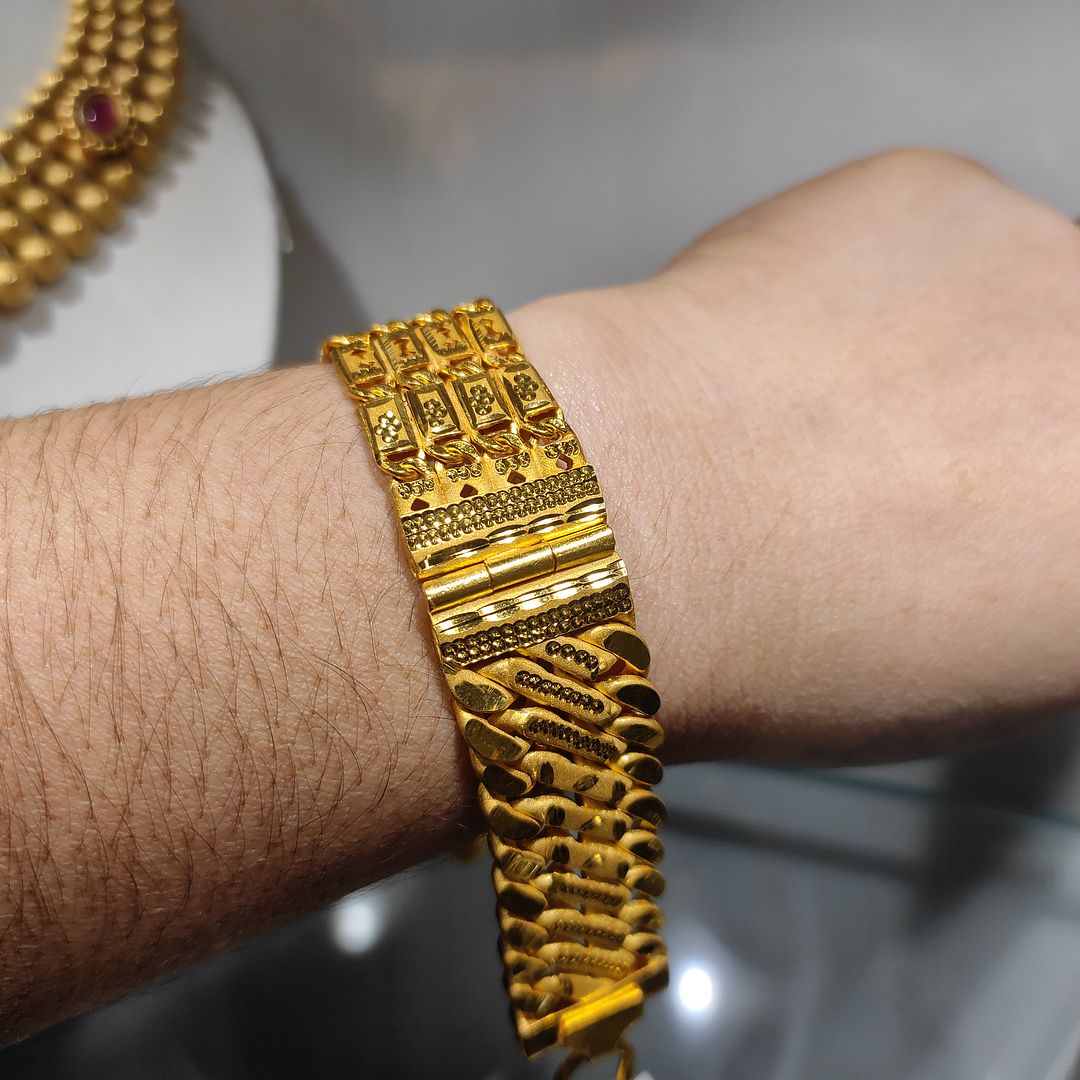 200 Milligram Gold Forming Bracelet By Chokerset WAB625