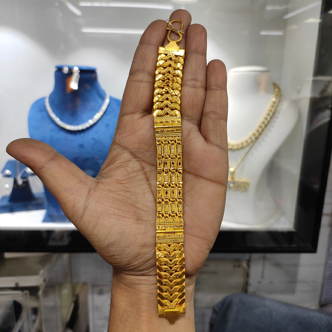 200 Milligram Gold Forming Bracelet By Chokerset WAB527