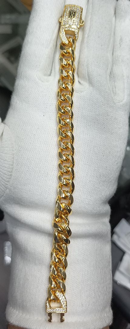 8 Size 100 Mg. Gold Forming Bracelet By Chokerset BRACE354
