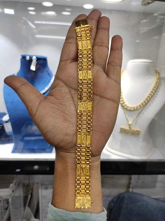 200 Milligram Gold Forming Bracelet By Chokerset WAB522