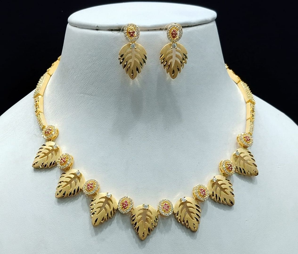 Gold Forming Jewellery Sets By Chokerset CSGF3564
