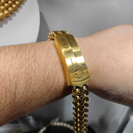 200 Milligram Gold Forming Bracelet By Chokerset WAB650