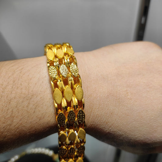 200 Milligram Gold Forming Bracelet By Chokerset WAB611