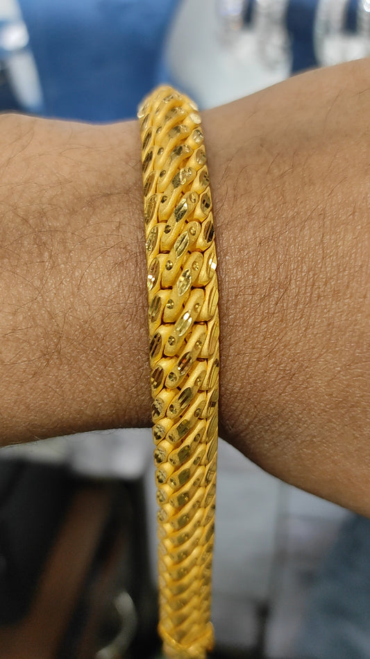 200 Milligram Gold Forming Bracelet By Chokerset WAB514