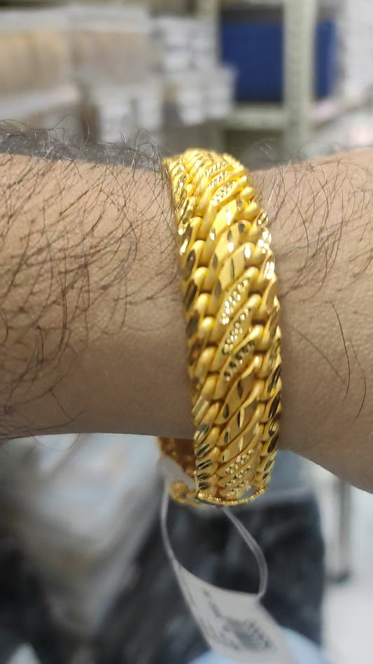 Gold Forming Gents Bracelet By Chokerset In 8.5 Inch BCWA0132