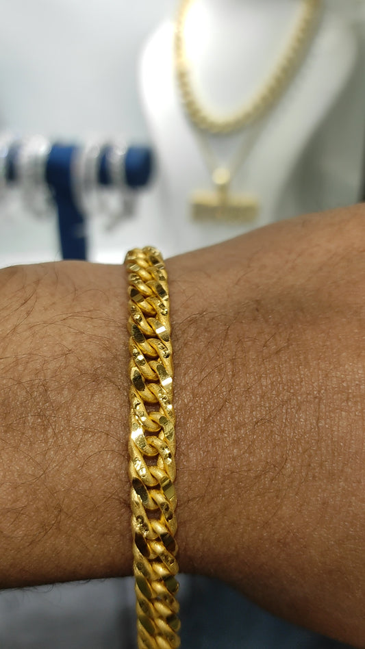 200 Milligram Gold Forming Bracelet By Chokerset WAB519