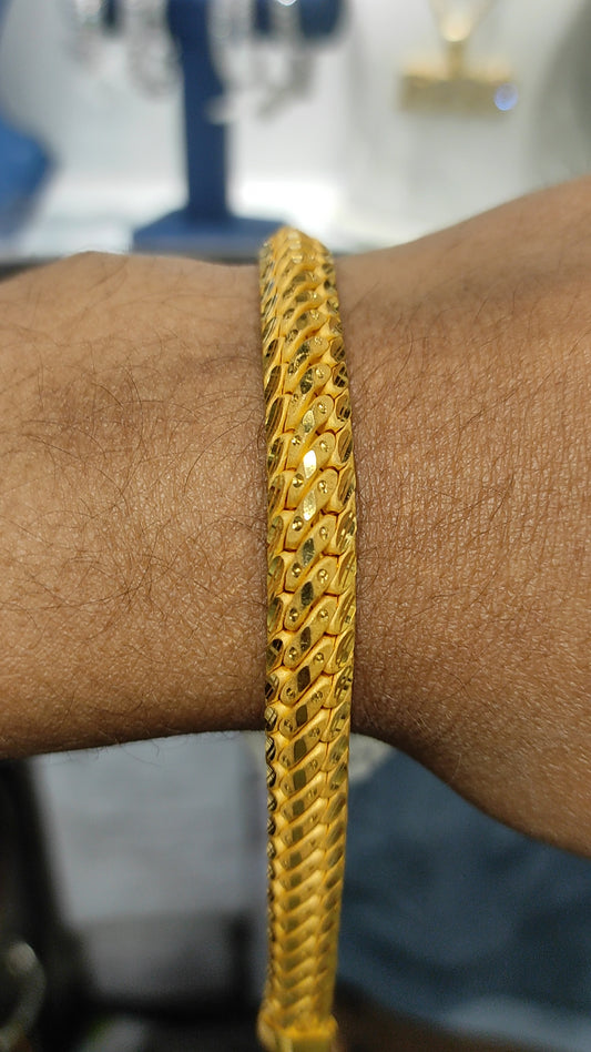 200 Milligram Gold Forming Bracelet By Chokerset WAB517