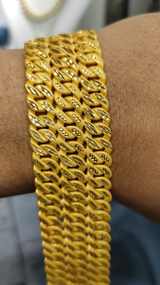 200 Milligram Gold Forming Bracelet By Chokerset WAB523