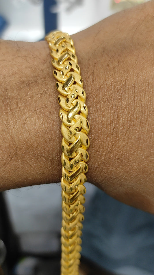 200 Milligram Gold Forming Bracelet By Chokerset WAB526