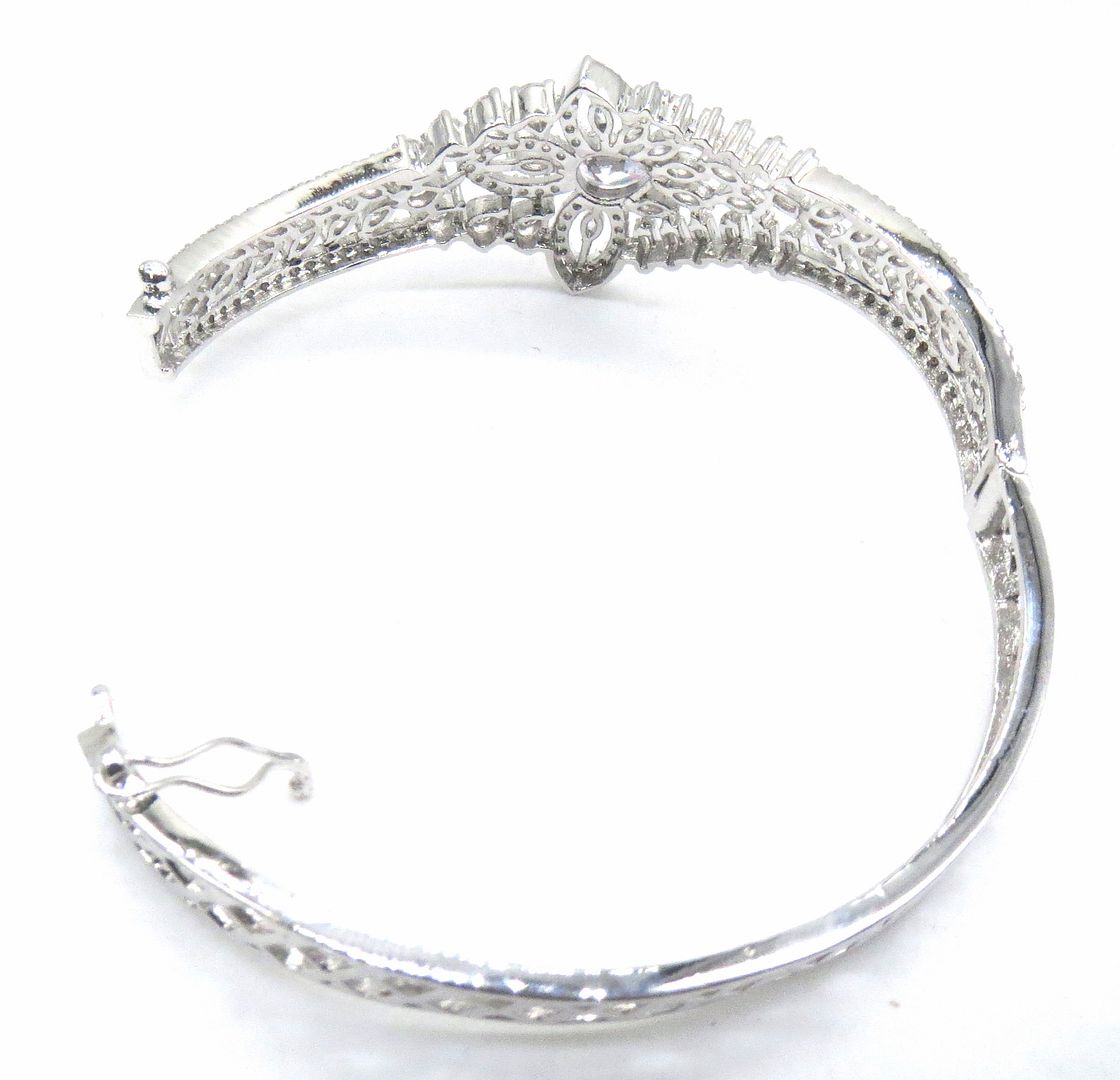 Jewelshingar Jewellery clear Bracelet For Women ( 54567BCD )