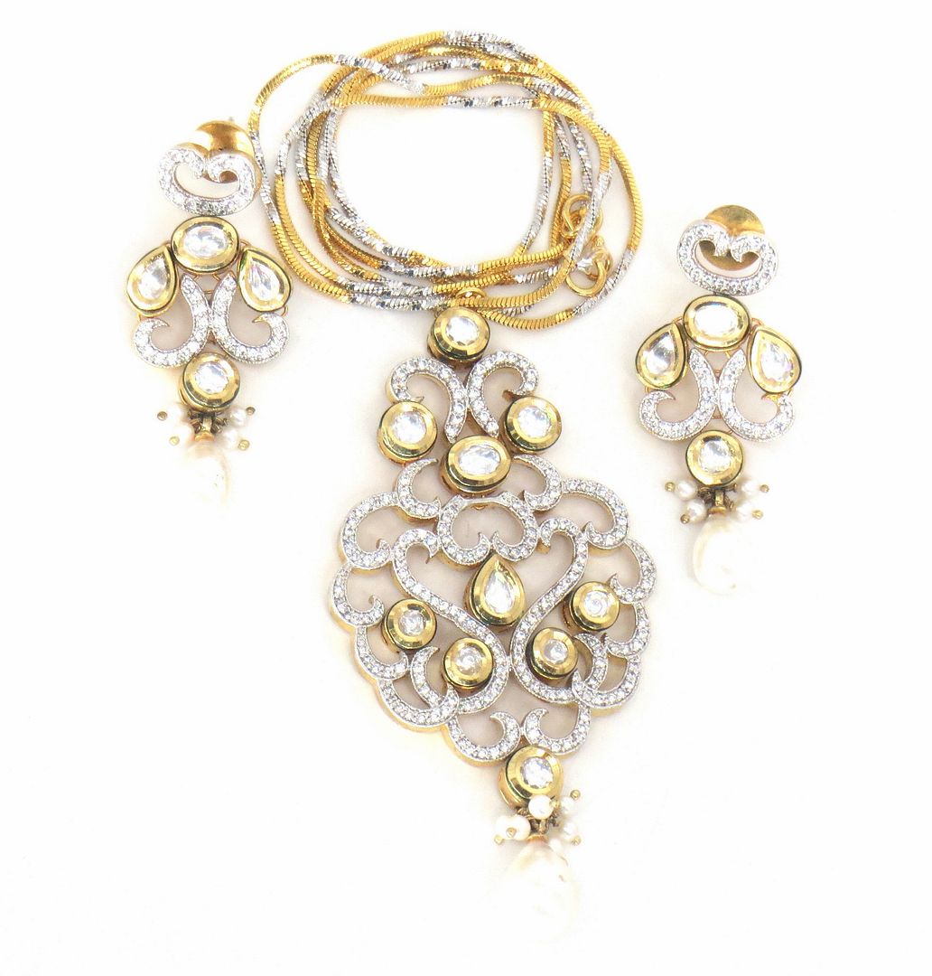 Jewelshingar Jewellery Gold Plated Diamond Colour White Polki Kundan Pendant Set For Women ( 60082DCP )