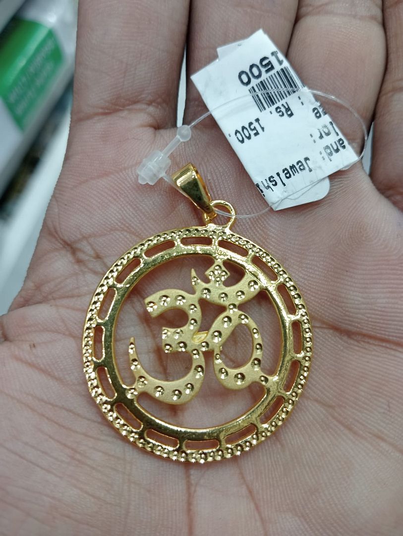 GOLD FORMING 1.5 SIZE OM PENDANT BY CHOKERSET P7654428