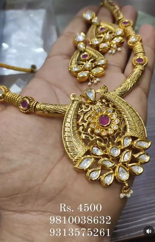 Kundan Necklace In Ruby Colour And Gold Plating By Chokerset NKWA0039