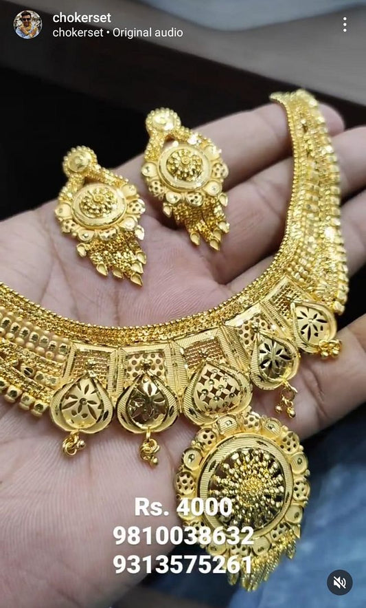 Gold Forming Necklace In Gold Colour And Gold Plating By Chokerset NKWA0258