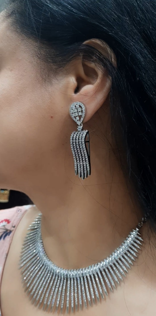 Jewelshingar necklace set in diamond look (90525NAD)